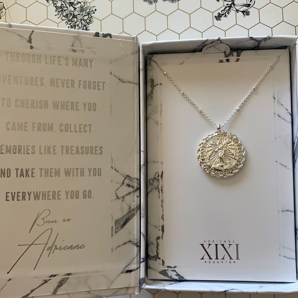 XIXI Necklace